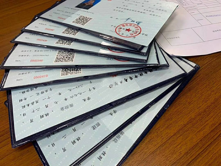 低學(xué)歷想當(dāng)公務(wù)員或入事業(yè)編？成功案例來了